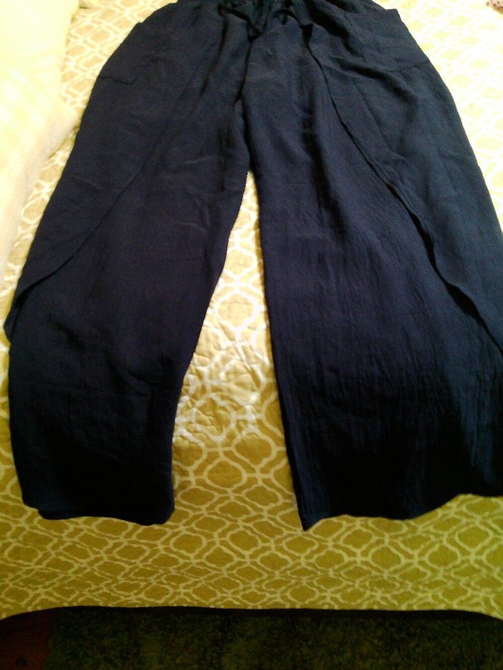 FLOWY NAVY BLUE TROUSER SIZE SMALL GREAT CONDITION